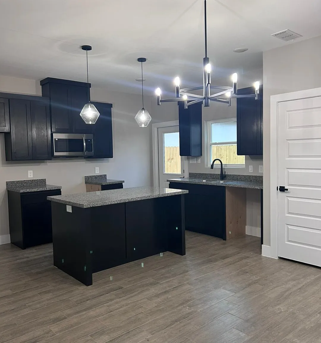 3 bed, 1125 sqft, $1,525 — Photo 1