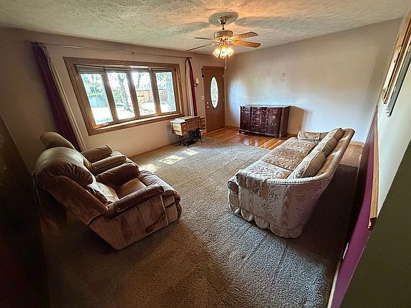 3rd image of 810 Northborough Ln