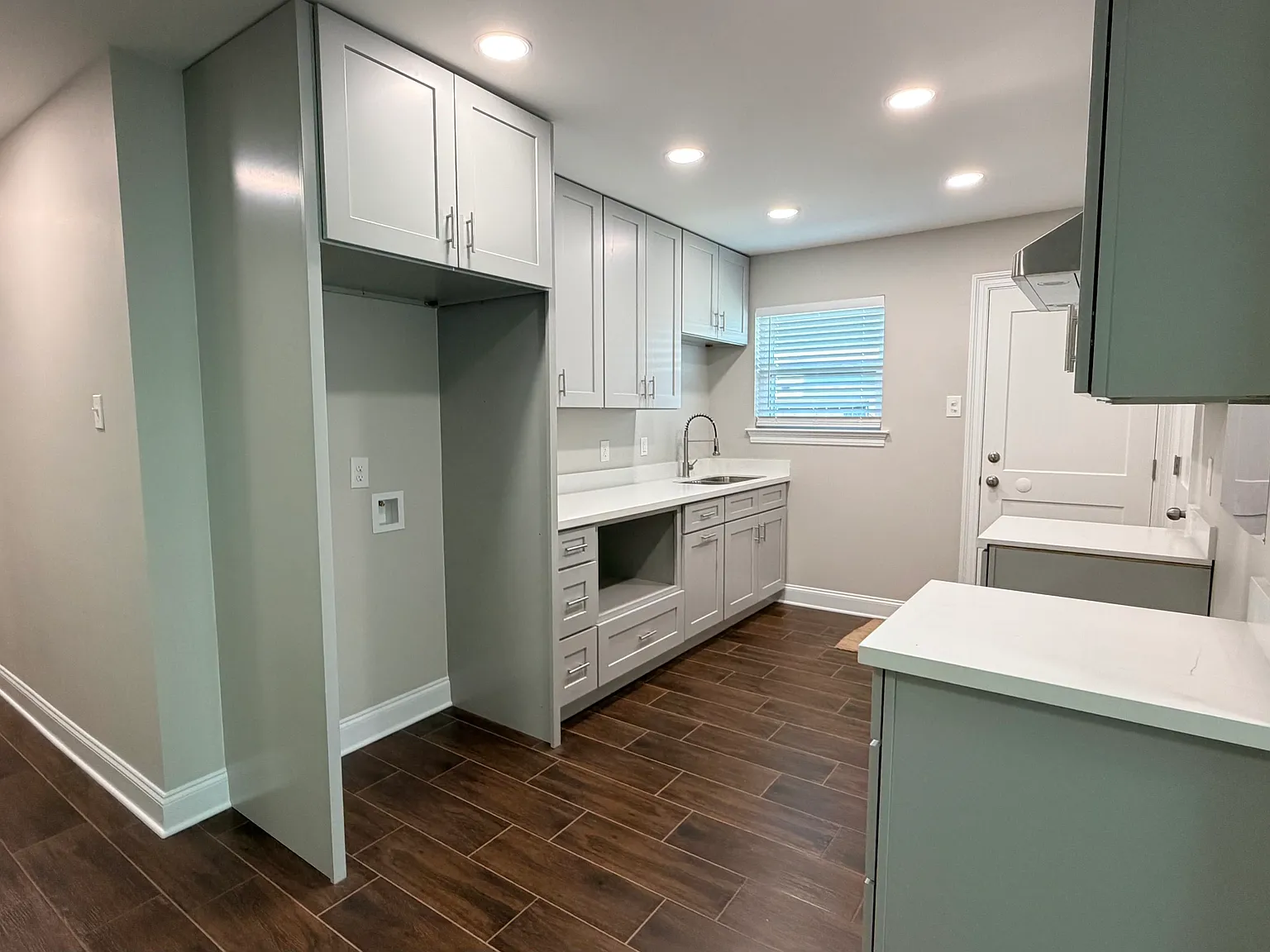 3 bed, 1200 sqft, $1,750 — Photo 2