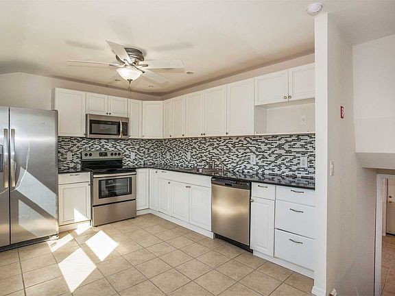 2nd image of 3117 Heather Ave