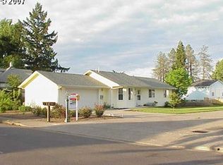 820 S 3rd St, Cottage Grove, OR 97424