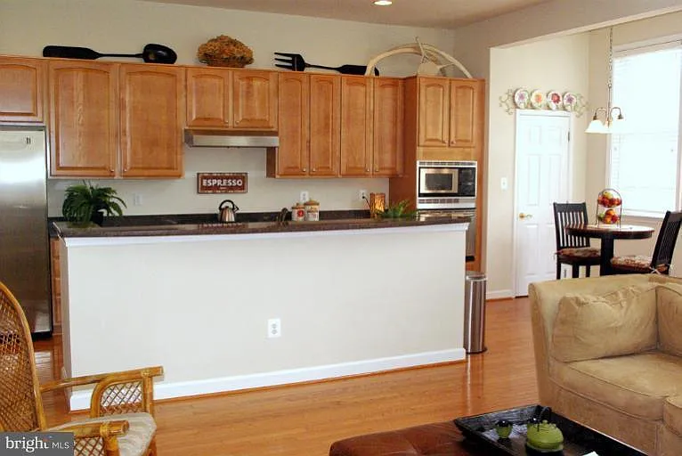 4536 Hummingbird Ln — Photo 8