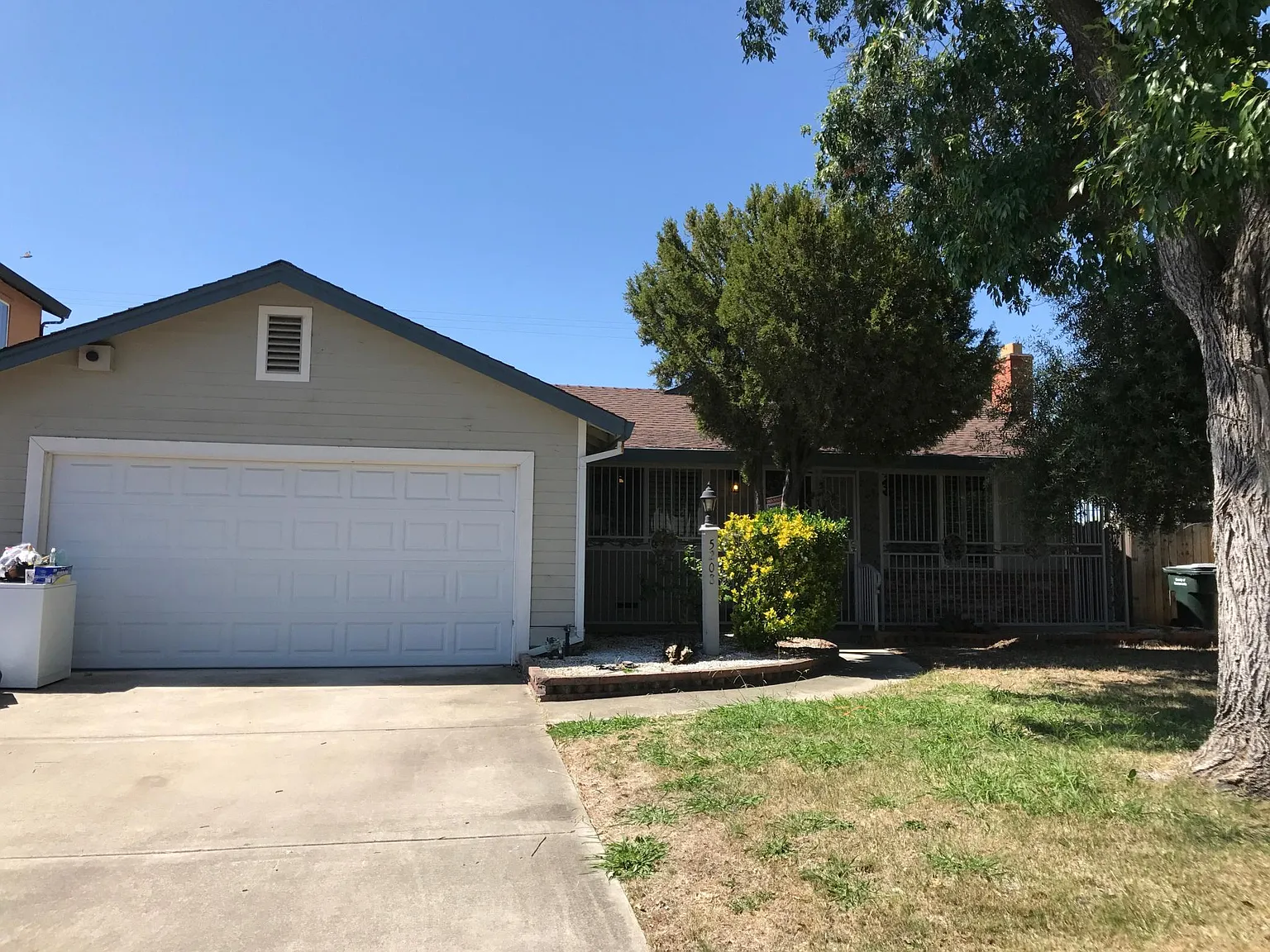 5208 53rd Ave photo 1