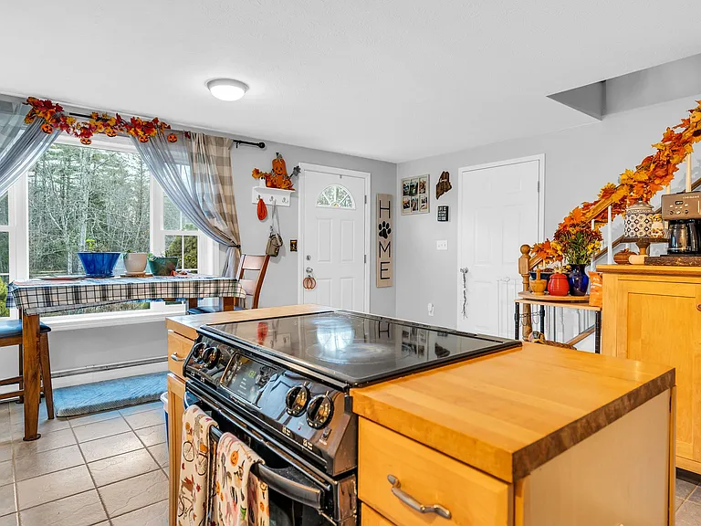 25 Deer Hill Ave — Photo 4