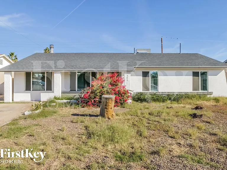 507 S Rogers — Photo 1