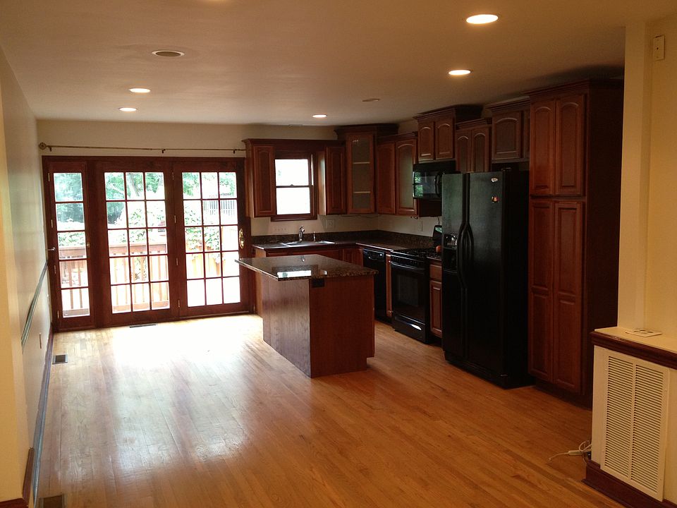 1st image of 3308 Montrose Ave