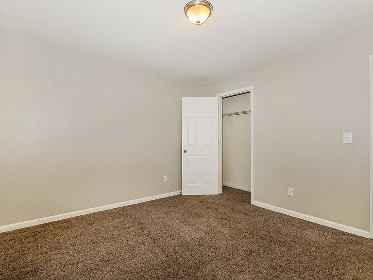 409 Mazley Dr — Photo 14