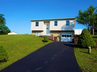 92 Windridge Dr, Uniontown, PA 15401