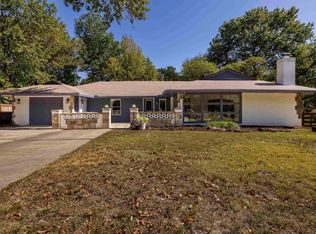2116 Owens Ln, Lawrence, KS 66046