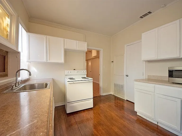 5405 Worth St — Photo 9