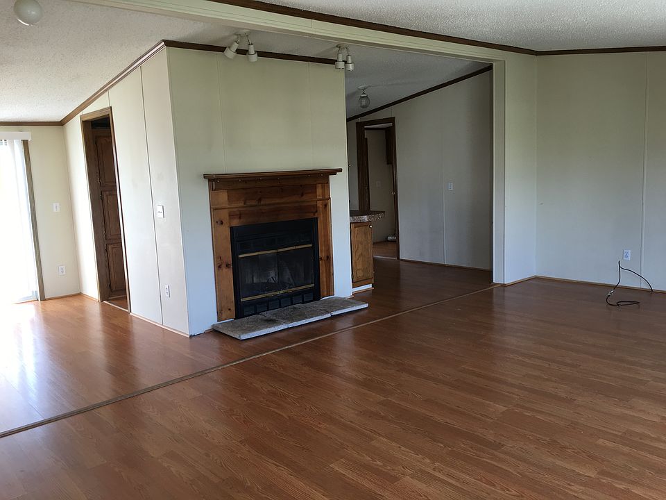 2nd image of 401 Hunt Club Dr