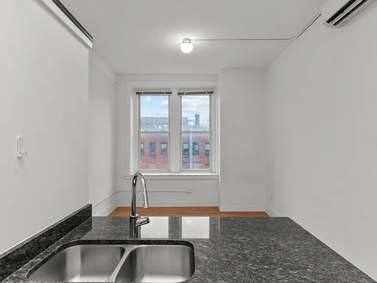 133 Mathewson St #302 — Photo 10