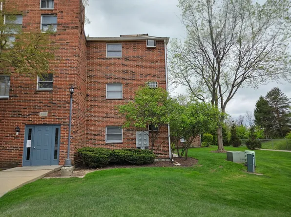 1313 Cunat Ct APT 3F, Lake In The Hills, IL 60156