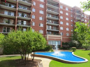 650 S River Rd UNIT 303, Des Plaines, IL 60016