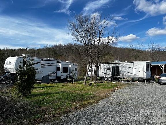 4th image of 137 Cowboy Ln