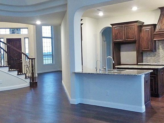5th image of 1430 Windpointe Dr