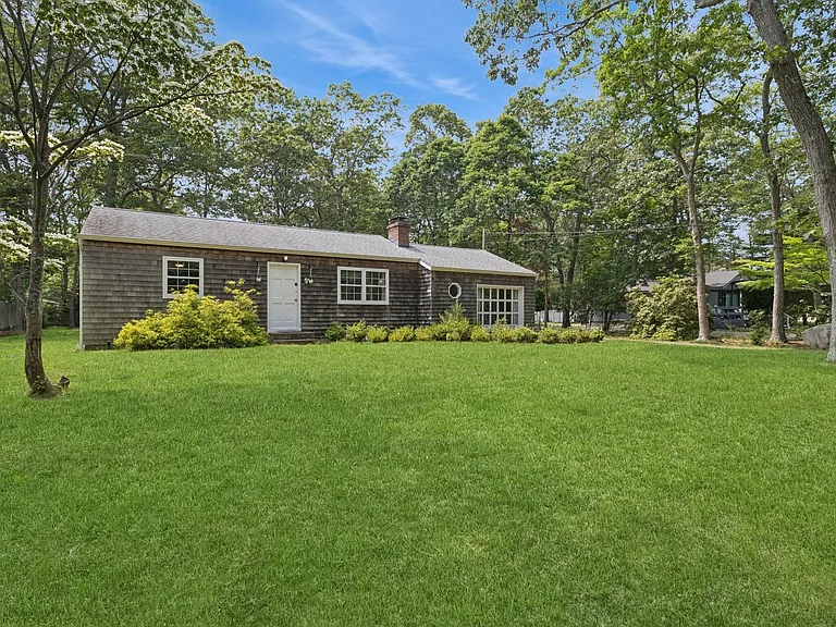 232 Norfolk Dr — Photo 33