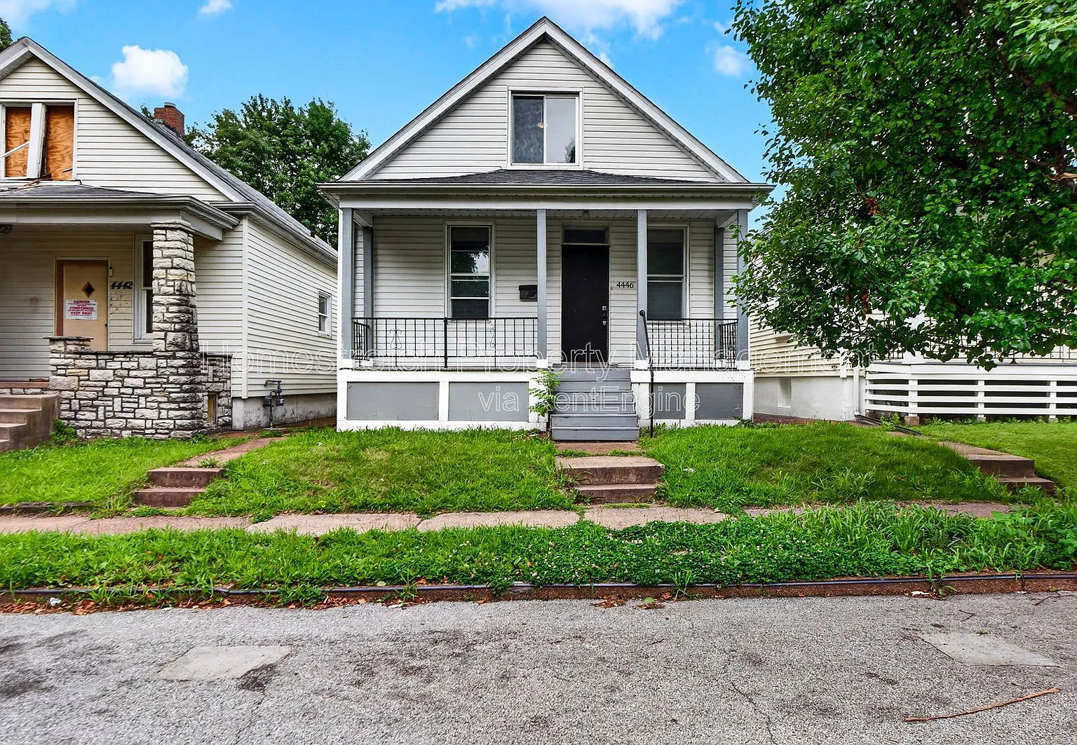 2 bed, 1.0 bath, 732 sqft, $1,195 — Photo 1