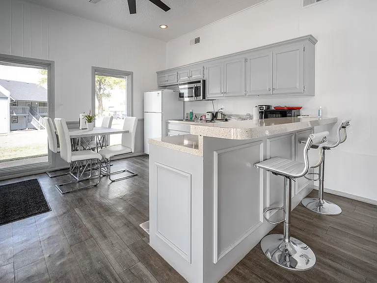Aspen Place Apartments - June Rent FREE: Move-In by 6/15! — Photo 4
