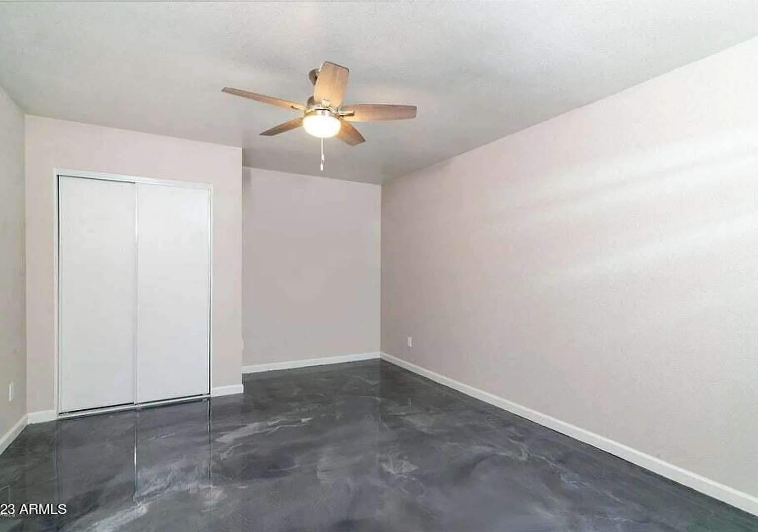 521 W Pebble Beach Dr — Photo 2