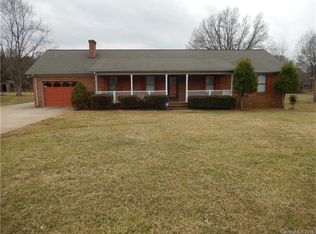 2730 Sunset Rd, Charlotte, NC 28216