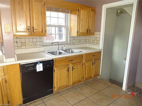5th image of 5826 Brookside Dr