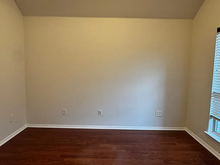 3501 Amador Dr — Photo 8