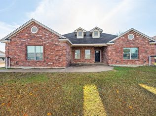 1309 W Chippewa Trl, Granbury, TX 76048
