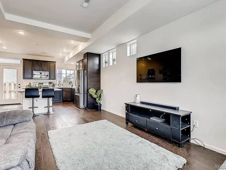 241 S Oak Hill St — Photo 9