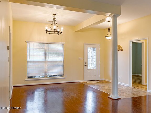 4th image of 424 Oakview Dr