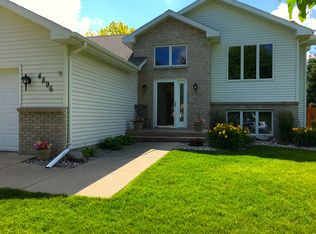 4896 Chestnut St, Grand Forks, ND 58201