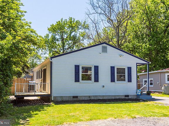 3rd image of 5614 Essex St