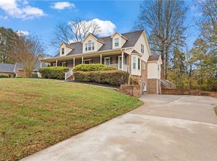 852 Terrace Dr, Lexington, NC 27295