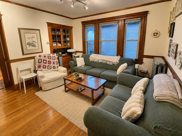 33 Iroquois St, Boston, MA