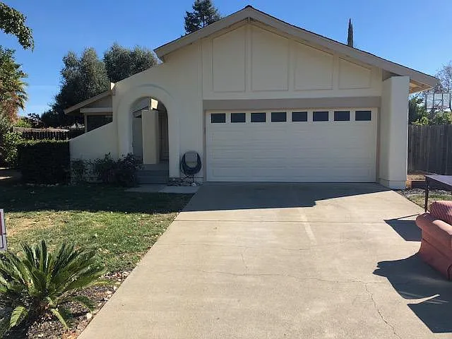 371 Quartz Cir photo 1