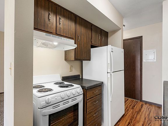 2nd image of 1025 W Macarthur Ave #107