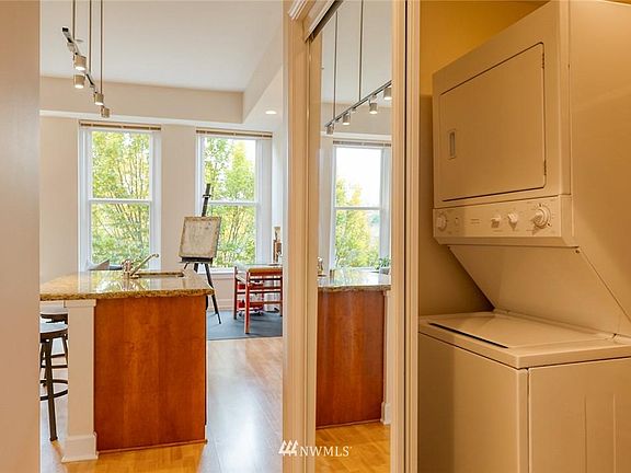 5th image of 181 Quincy St Unit 302