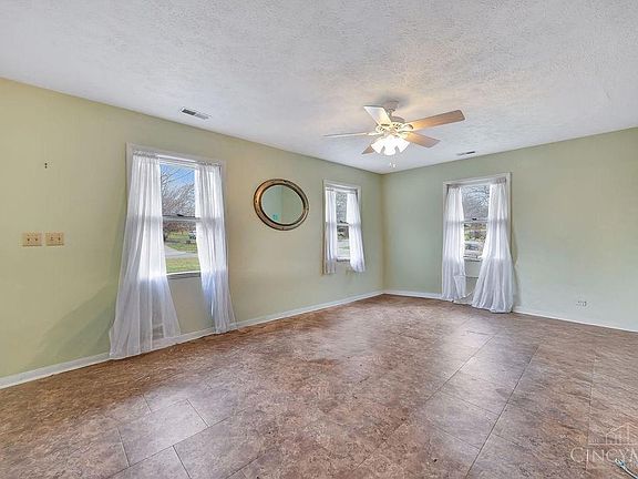 4th image of 614 Melissa Dr