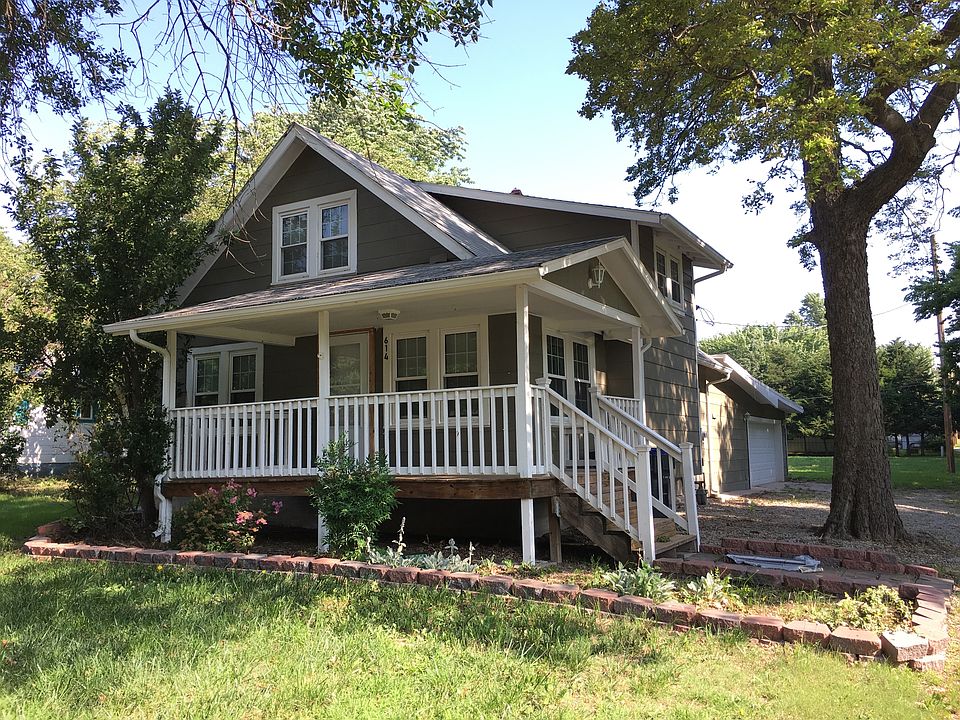 5614 W 11th St Newton Exterior