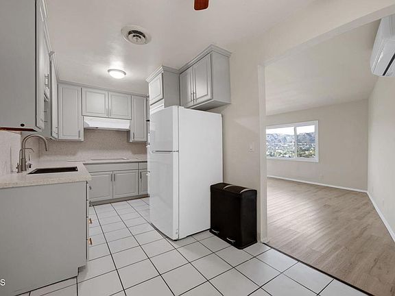 5th image of 1537 Silverwood Dr