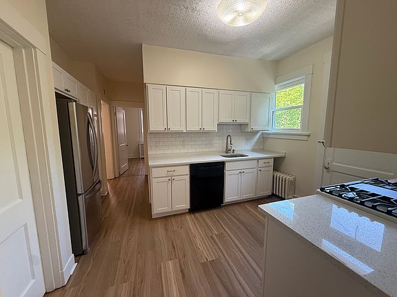 5th image of 5628 Northumberland St Floor 2