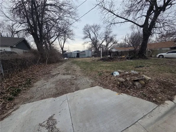 1309 W Allison St, Nevada, MO 64772