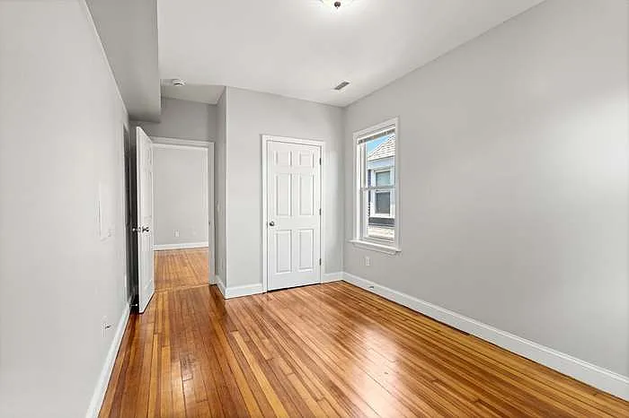 51 King St #3 — Photo 11