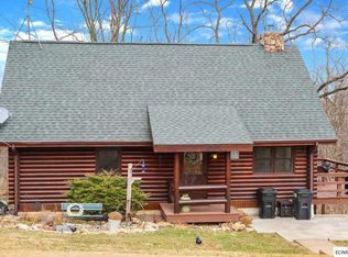 4143 N Lonergan Ln, East Dubuque, IL 61025