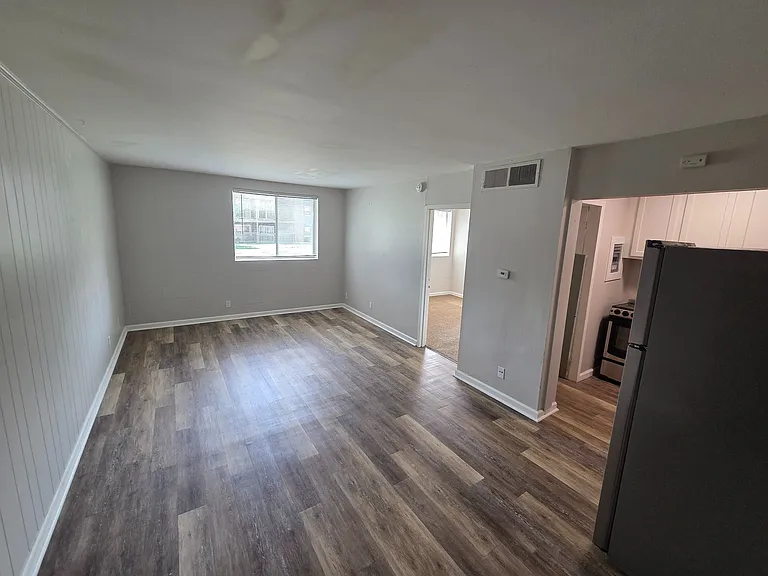 Campus View Apartments — Photo 15