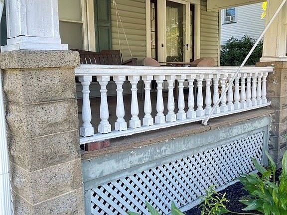 5th image of 132 Columbia Ave