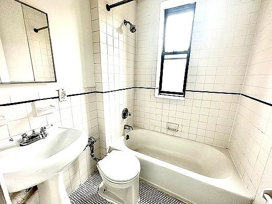 5th image of 274 W 119th St APT 1C