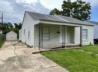 3738 Kinard St, Groves, TX 77619