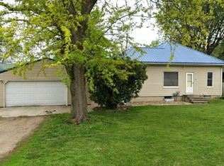 137 6th St, Hudson, IA 50643