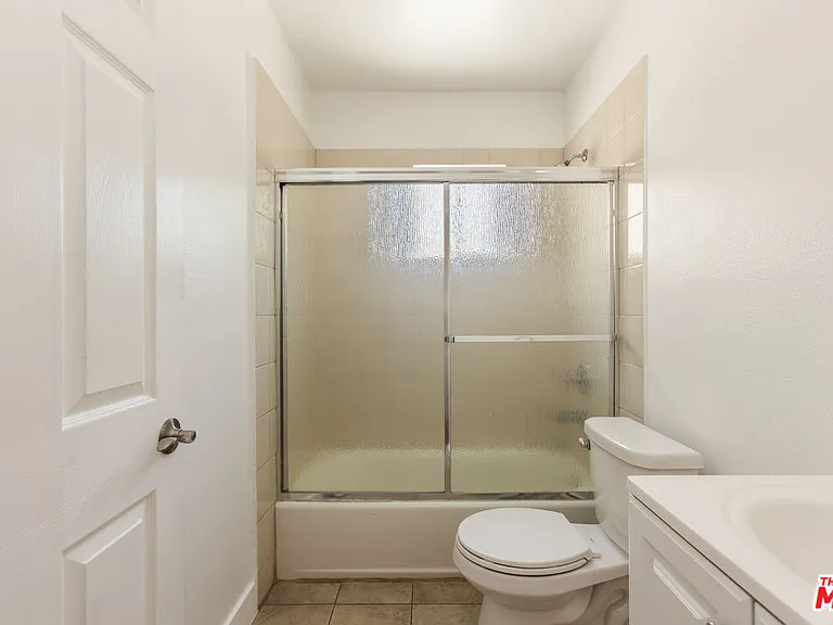 1206 N Beachwood Dr — Photo 20
